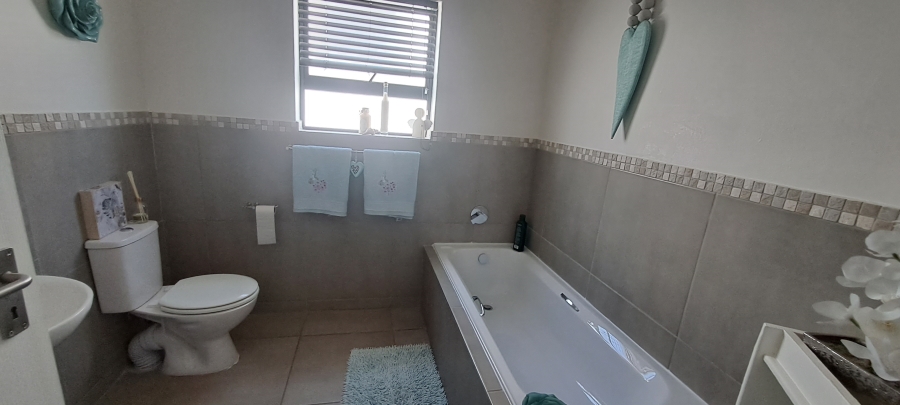 3 Bedroom Property for Sale in Vredenburg Western Cape